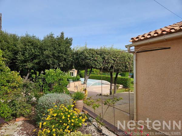 Maison de 146 m2 avec 4 chambres, véranda, garage, piscine et pool house à Saint Maximin la Sainte Baume