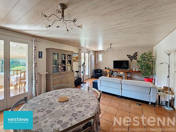 Maison de 146 m2 avec 4 chambres, véranda, garage, piscine et pool house à Saint Maximin la Sainte Baume