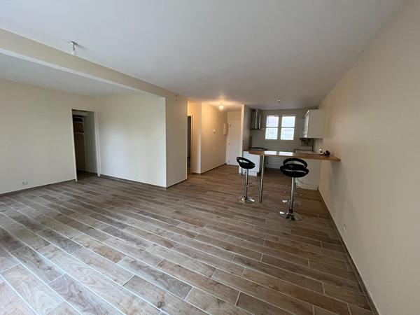 TRES BEL APPARTEMENT DE TYPE 2 CENTRE VILLE