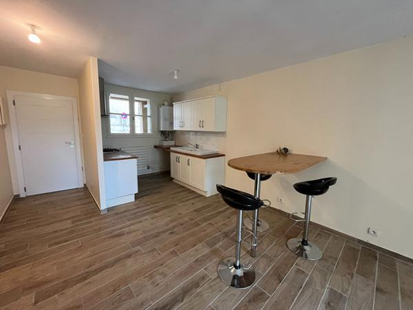 TRES BEL APPARTEMENT DE TYPE 2 CENTRE VILLE