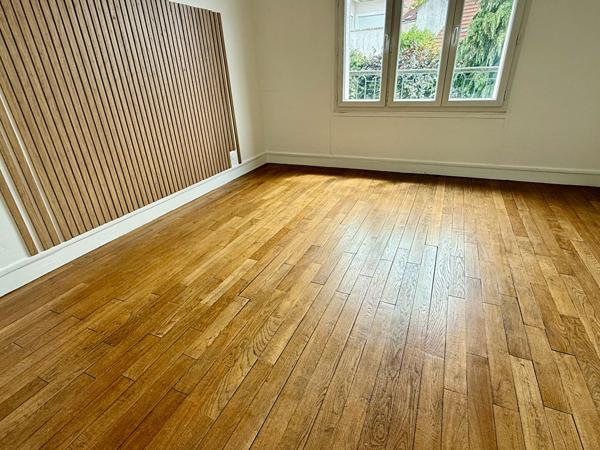 Appartement Chaville (92370) Charmant 3 Pièces , Dernier Étage Vue Dégagée Calme 72 m2 balcon garage cave vue sur jardin