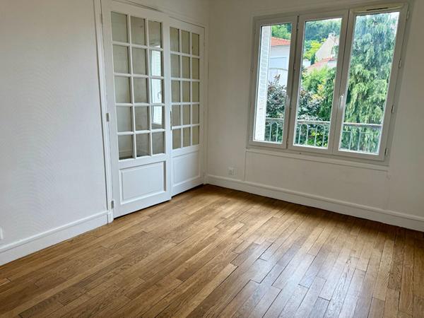 Appartement Chaville (92370) Charmant 3 Pièces , Dernier Étage Vue Dégagée Calme 72 m2 balcon garage cave vue sur jardin