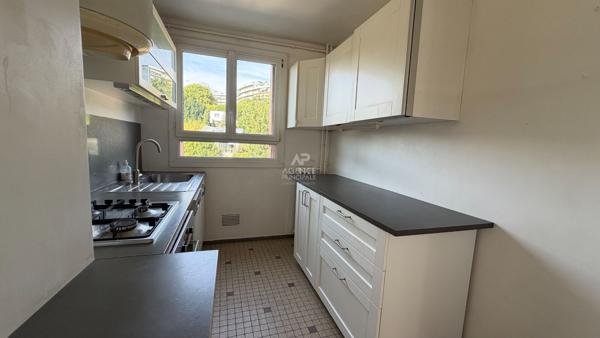 Appartement 3 pièce(s) 55 m2 15 min à pied RER A - Saint Germain En Laye Loyer 1 400 €/mois charges comprises **  - Référence  18501