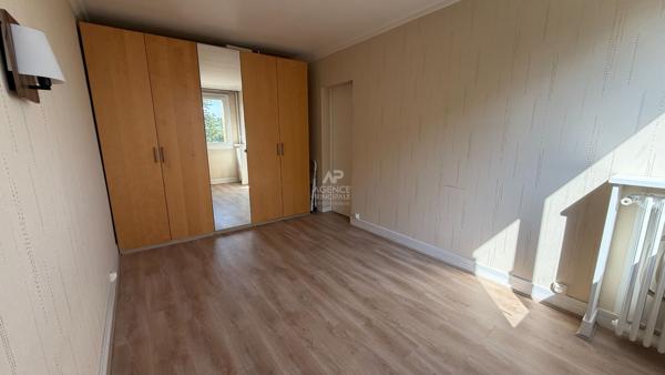 Appartement 3 pièce(s) 55 m2 15 min à pied RER A - Saint Germain En Laye Loyer 1 400 €/mois charges comprises **  - Référence  18501