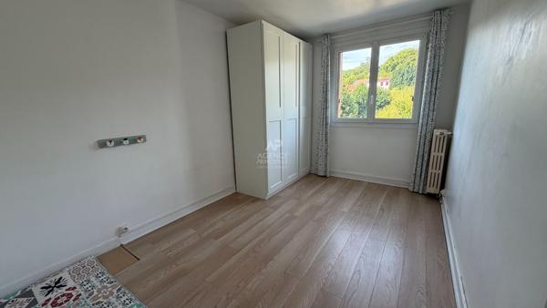 Appartement 3 pièce(s) 55 m2 15 min à pied RER A - Saint Germain En Laye Loyer 1 400 €/mois charges comprises **  - Référence  18501