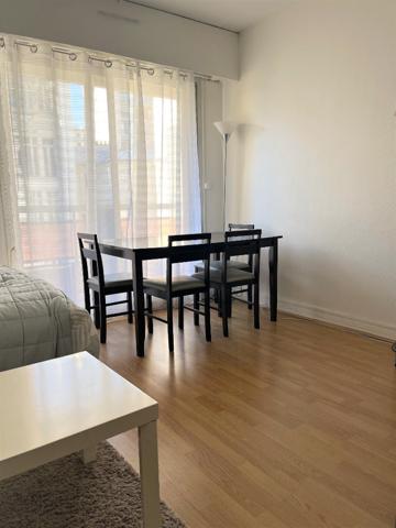 Appartement studio meublé 31,69 m2 - METRO PICPUS