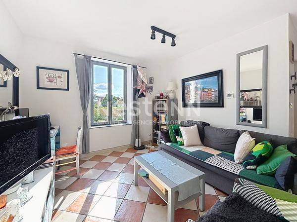 Maison Bron 4 pièces (T4) - 92m2 - 3 chambres - Rénovée - Garage & Cave - 69500 BRON
