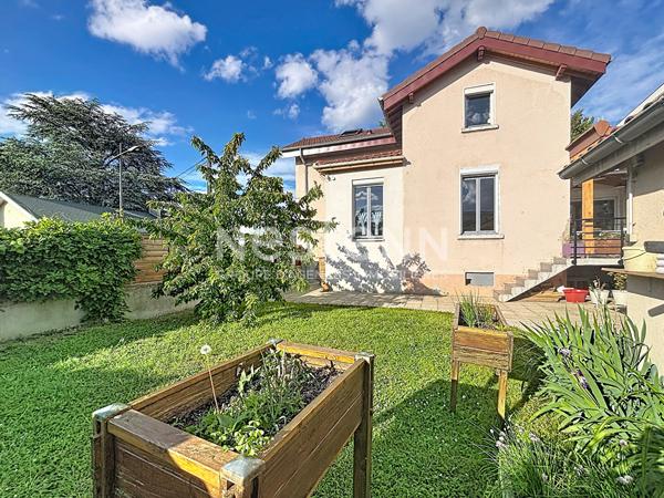 Maison Bron 4 pièces (T4) - 92m2 - 3 chambres - Rénovée - Garage & Cave - 69500 BRON