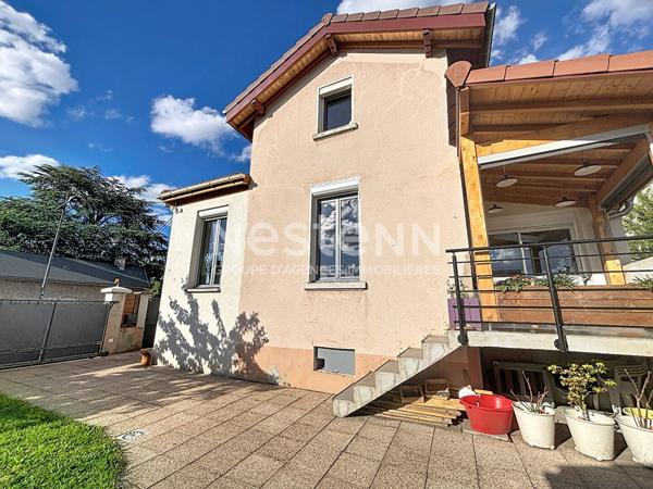 Maison Bron 4 pièces (T4) - 92m2 - 3 chambres - Rénovée - Garage & Cave - 69500 BRON