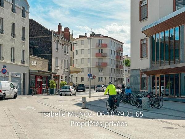 lot de 2 appartements F1 let F2 à Clermont Ferrand, les Carmes