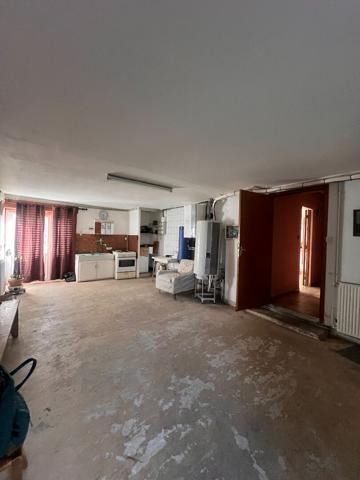 24410 PARCOUL CHENAUD Maison avec un hectare de terrain et partie constructible