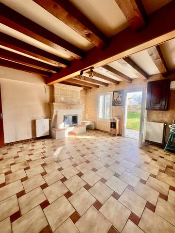 24410 PARCOUL CHENAUD Maison avec un hectare de terrain et partie constructible