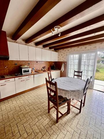 24410 PARCOUL CHENAUD Maison avec un hectare de terrain et partie constructible