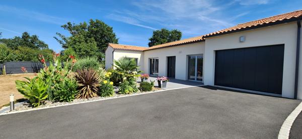 Rare à la vente – Maison neuve de plain-pied RE 2020 avec verger et prestations haut de gamme