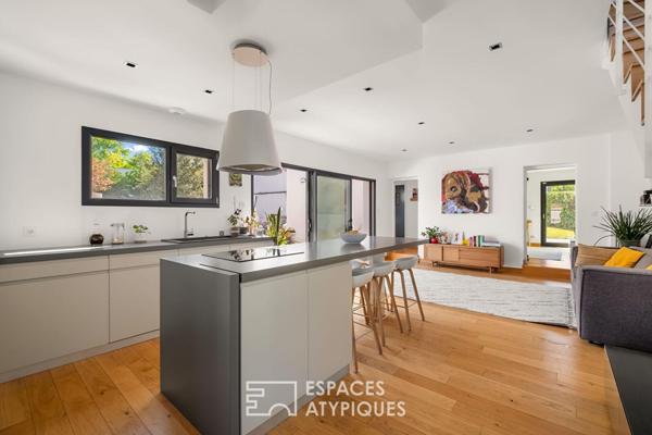 Maison contemporaine avec piscine et jardin paysagé au calme