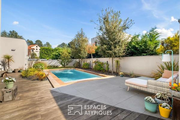 Maison contemporaine avec piscine et jardin paysagé au calme