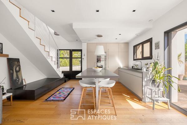 Maison contemporaine avec piscine et jardin paysagé au calme