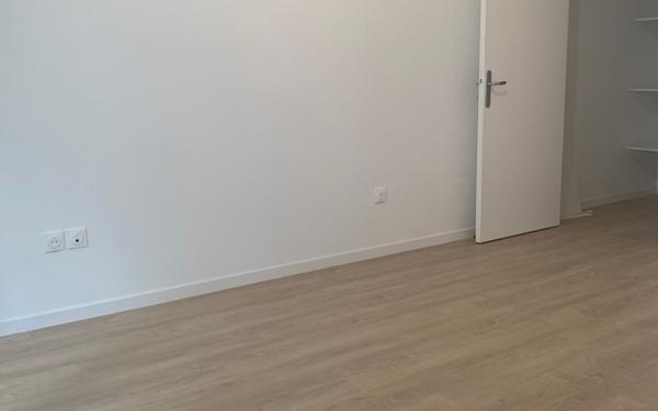 Appartement à vendre    2 pièces • 45,22 m2 Asnières-sur-Seine