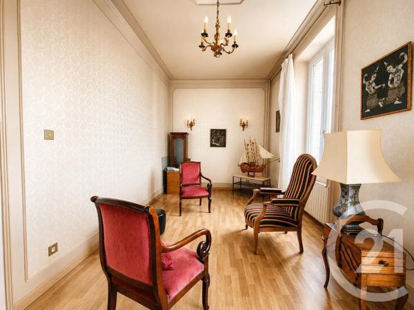 Maison à vendre  7 pièces - 221 m 2   JACOB BELLECOMBETTE  - 73