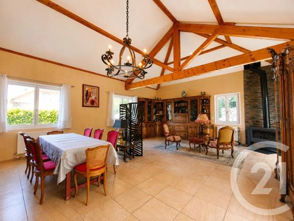 Maison à vendre  7 pièces - 221 m 2   JACOB BELLECOMBETTE  - 73