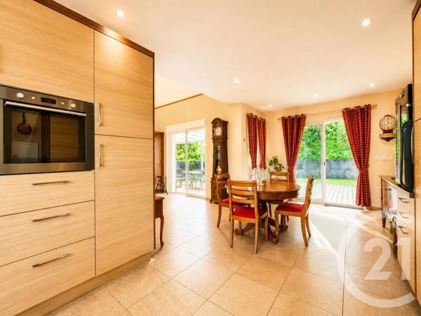 Maison à vendre  7 pièces - 221 m 2   JACOB BELLECOMBETTE  - 73