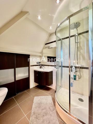 Maison à Champigny, 89340 - 7 pièces 202m²