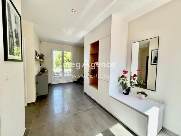 Maison à Champigny, 89340 - 7 pièces 202m²