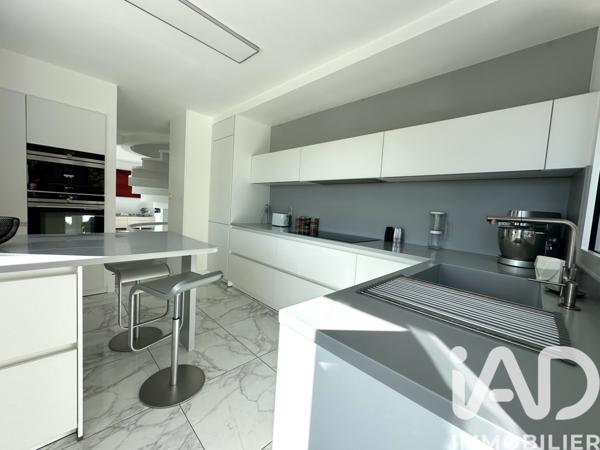 Maison à vendre 5 pièces 208 m² Saint-Loubouer