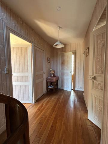 Maison - 8 pièces - 150 m²