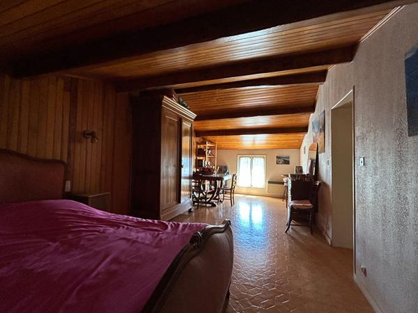 Maison - 8 pièces - 150 m²