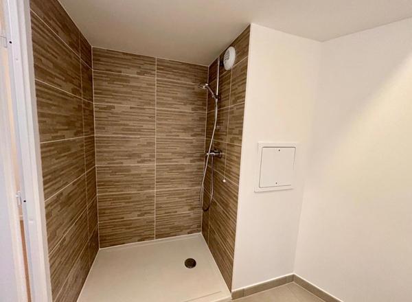 Appartement 1 pièce 27.55 m2 - Ozoir La Ferrière - OZOIR LA FERRIERE