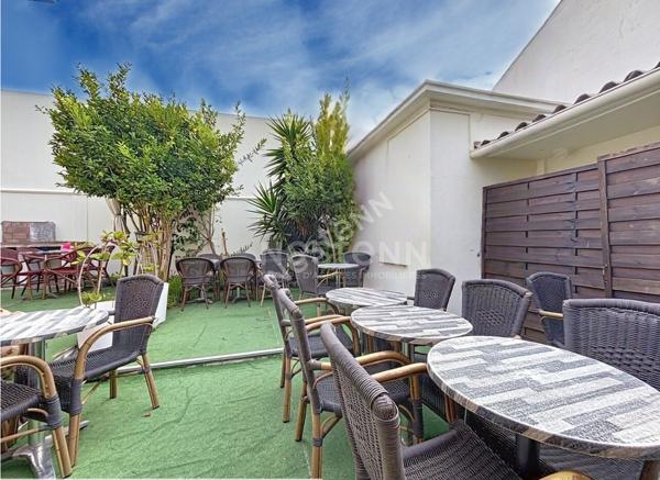 LE GRAU DU ROI - FONDS DE COMMERCE restaurant + GRAND LOGEMENT DE 110 M² - SECTEUR VILLE