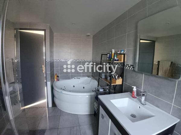 Maison 5 pièces - 210 m²