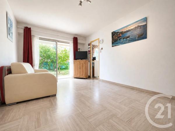 Appartement F1 à vendre  1 pièce - 30,05 m 2   ST LAURENT DU VAR  - 06
