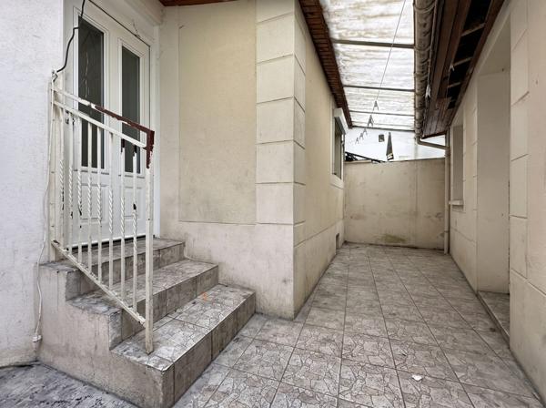 Maison avec dépendance St-Denis Mutualité