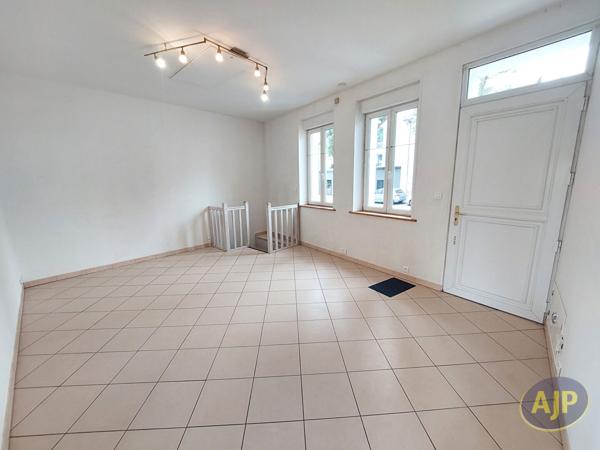 Maison à louer Nantes : 3 pièces, 50m² avec 2 chambre(s) à 970€ - AJP Immobilier Nantes Rond-Point de Rennes