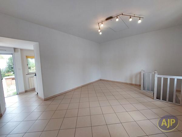 Maison à louer Nantes : 3 pièces, 50m² avec 2 chambre(s) à 970€ - AJP Immobilier Nantes Rond-Point de Rennes