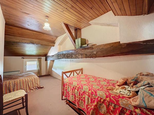 Romenay (71470) ROMENAY 71 : 2 Maisons une de 124 m² et une dépendance de 140 m2