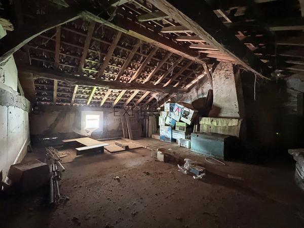 Romenay (71470) ROMENAY 71 : 2 Maisons une de 124 m² et une dépendance de 140 m2