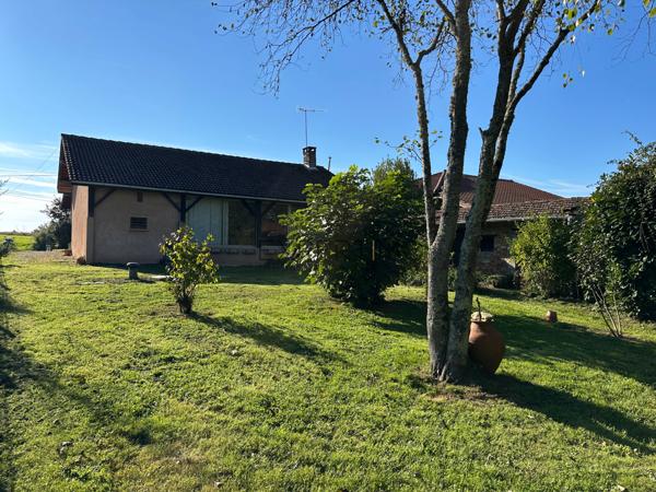 Romenay (71470) ROMENAY 71 : 2 Maisons une de 124 m² et une dépendance de 140 m2