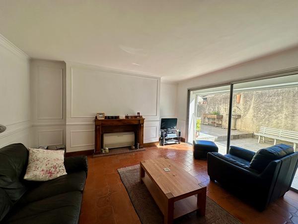 APPARTEMENT CENTRE-VILLE AVEC GRANDE TERRASSE