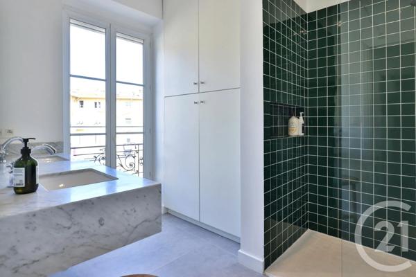 Appartement F4 à vendre  4 pièces - 130 m 2   NICE  - 06