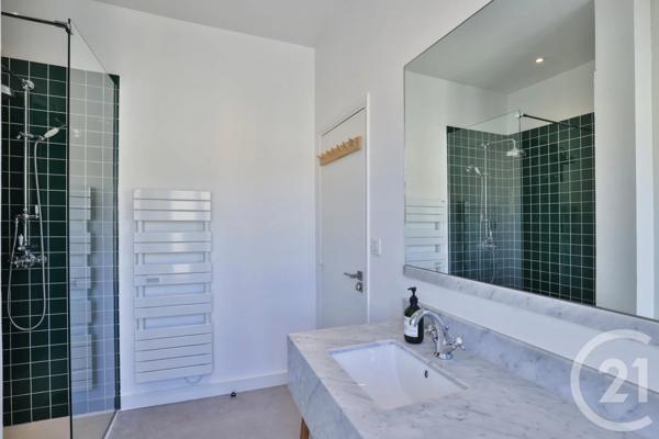 Appartement F4 à vendre  4 pièces - 130 m 2   NICE  - 06
