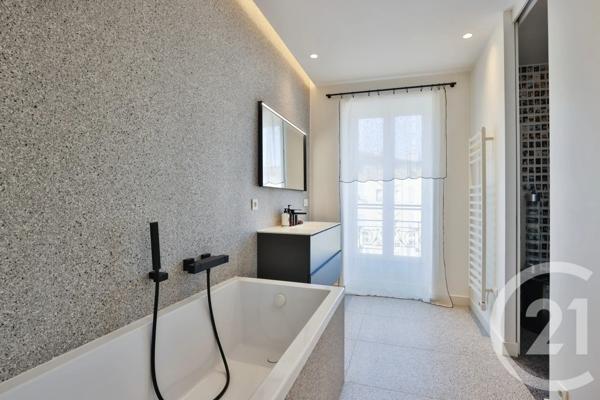Appartement F4 à vendre  4 pièces - 130 m 2   NICE  - 06