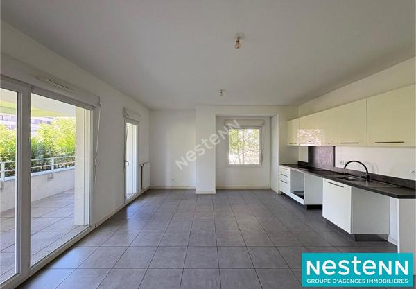 Appartement de type 4 de 73.73m² avec terrasse et garage fermé situé sur le secteur de Villeurbanne.