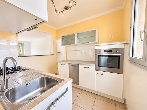 Lumineux appartement traversant 71m2 avec 2 balcons dans une résidence sécurisée