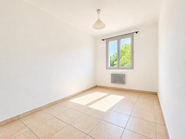 Lumineux appartement traversant 71m2 avec 2 balcons dans une résidence sécurisée