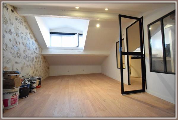 Appartement à vendre 2 pièces dernier étage.
