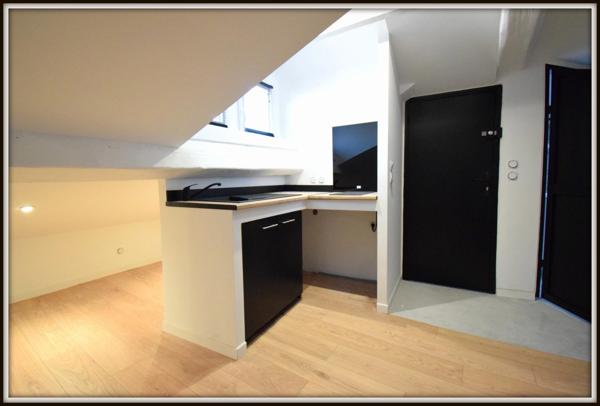 Appartement à vendre 2 pièces dernier étage.