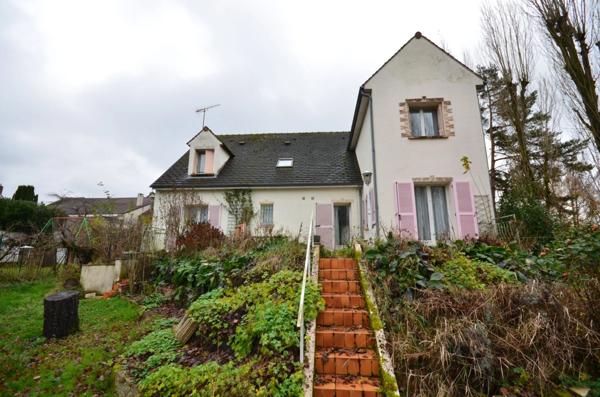 COULOMMIERS (77) à vendre maison individuelle de 6 pièces et sous-sol total